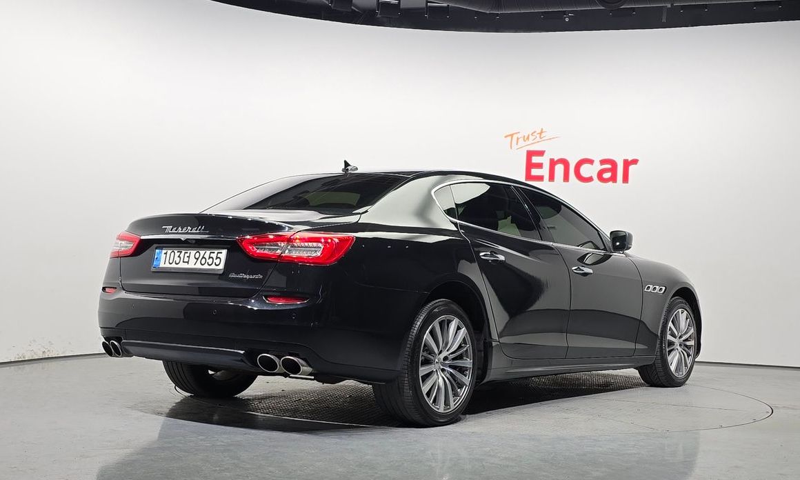 Maserati Quattroporte