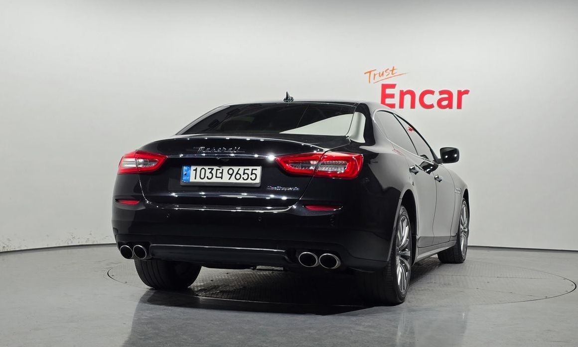 Maserati Quattroporte