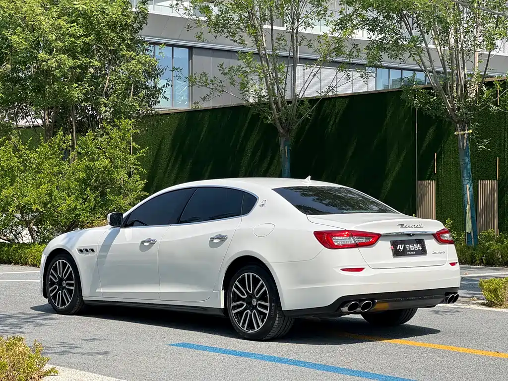 Maserati Quattroporte