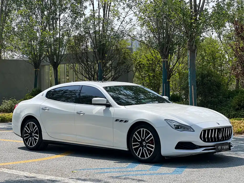 Maserati Quattroporte