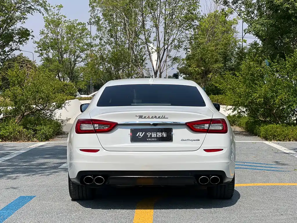 Maserati Quattroporte