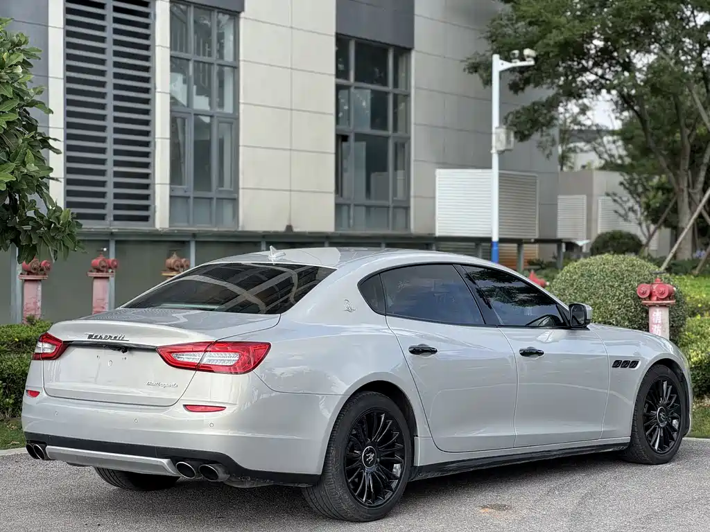 Maserati Quattroporte