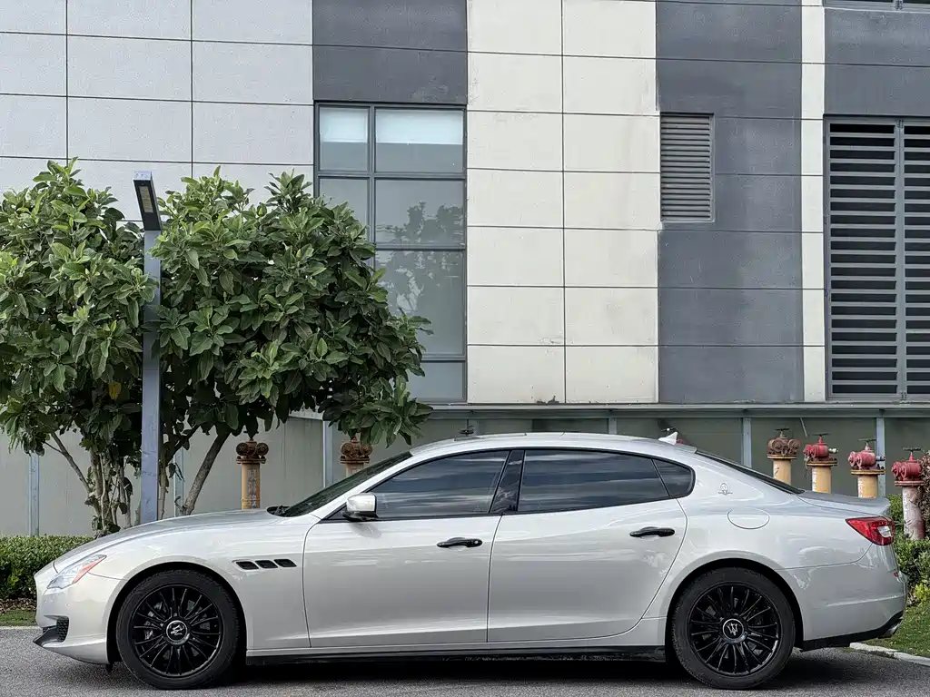 Maserati Quattroporte