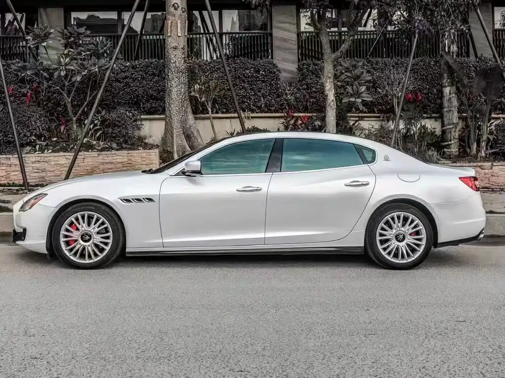Maserati Quattroporte