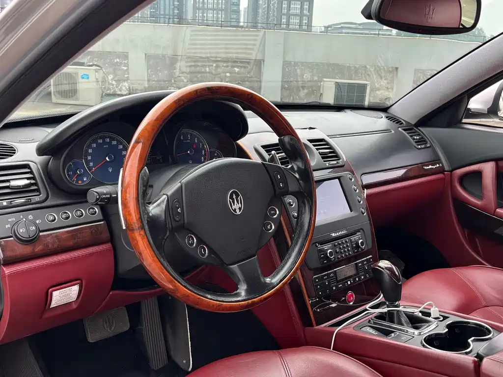 Maserati Quattroporte