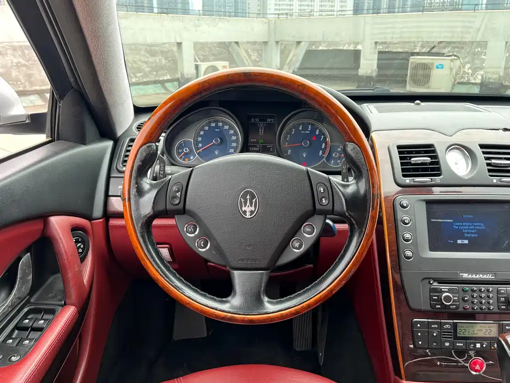 Maserati Quattroporte