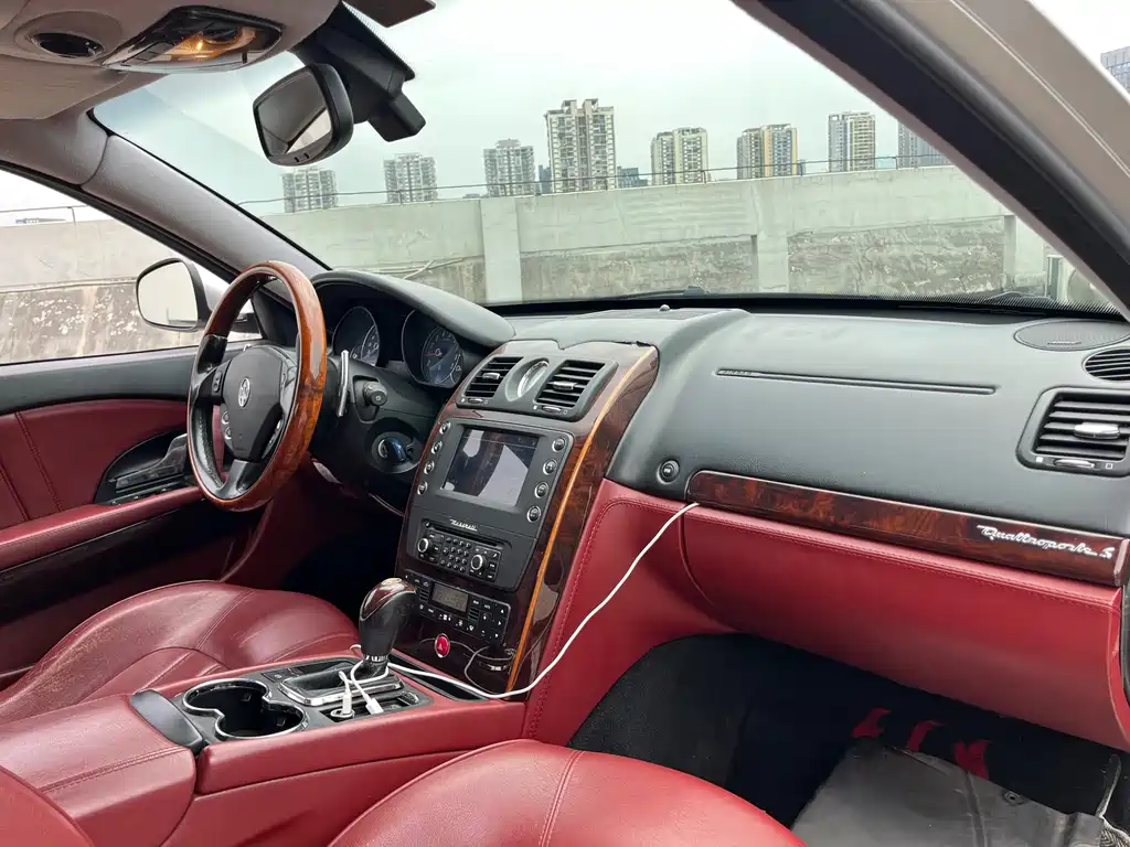 Maserati Quattroporte