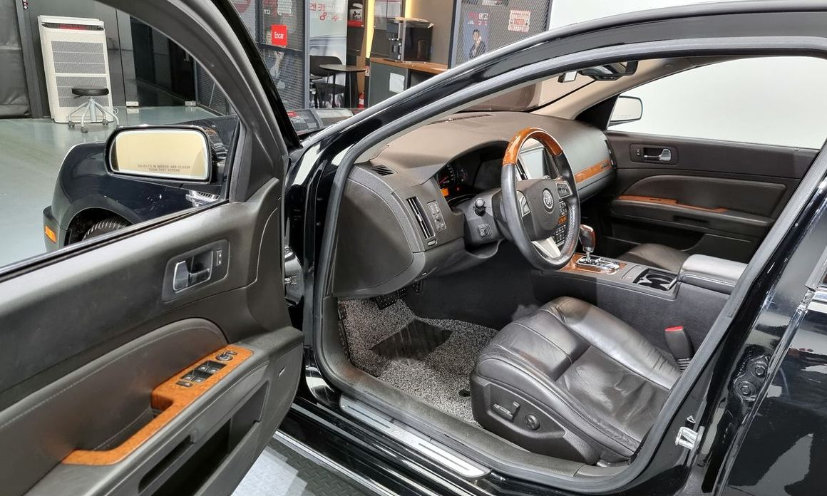 Cadillac STS