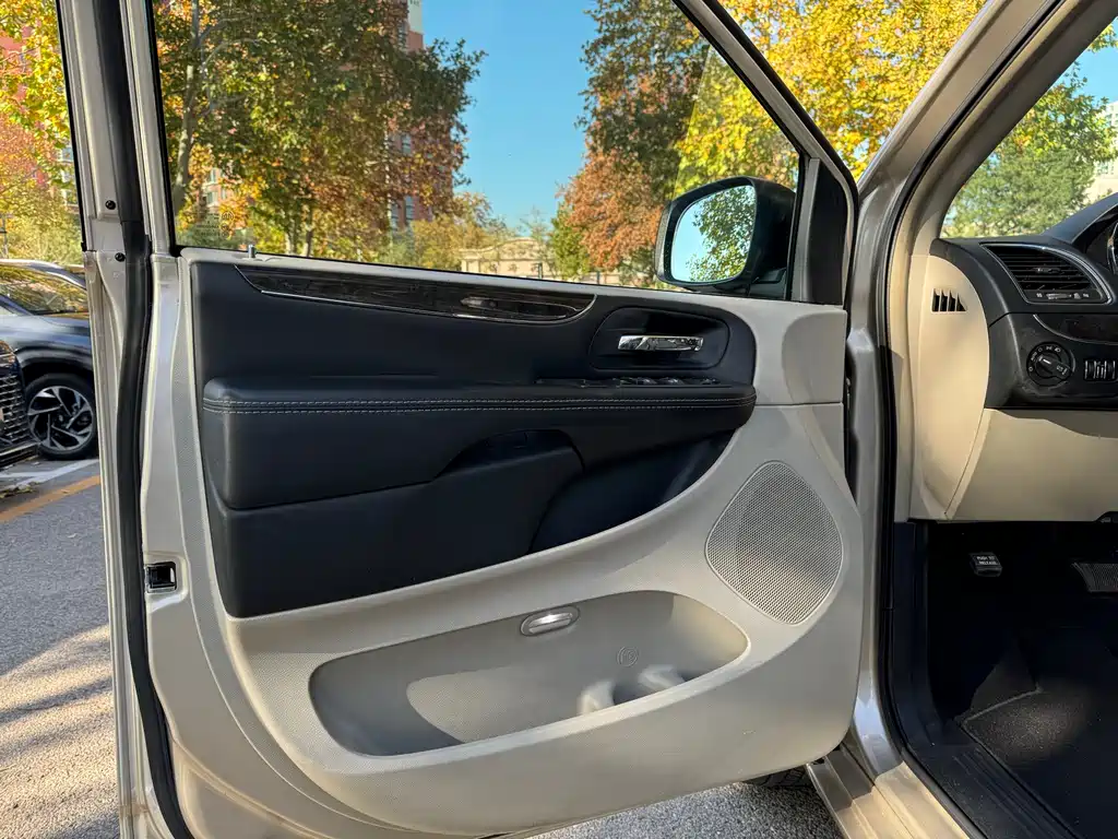 Chrysler Grand Voyager (Import)
