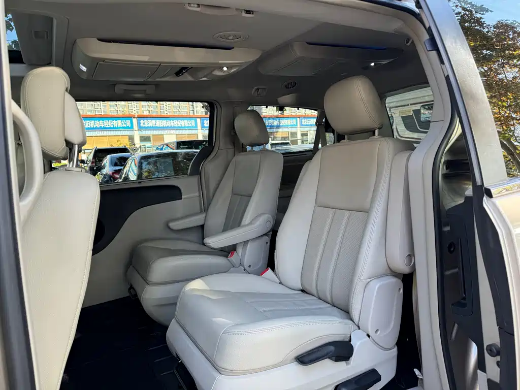 Chrysler Grand Voyager (Import)