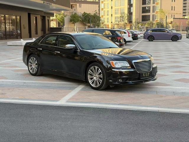 Chrysler Chrysler 300C (Import)