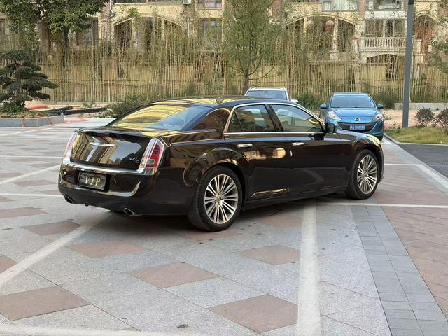 Chrysler Chrysler 300C (Import)