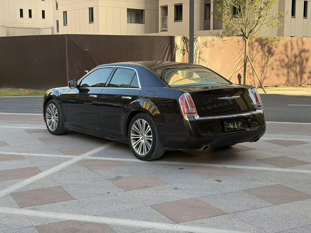 Chrysler Chrysler 300C (Import)