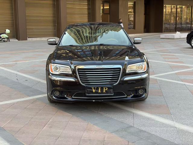 Chrysler Chrysler 300C (Import)