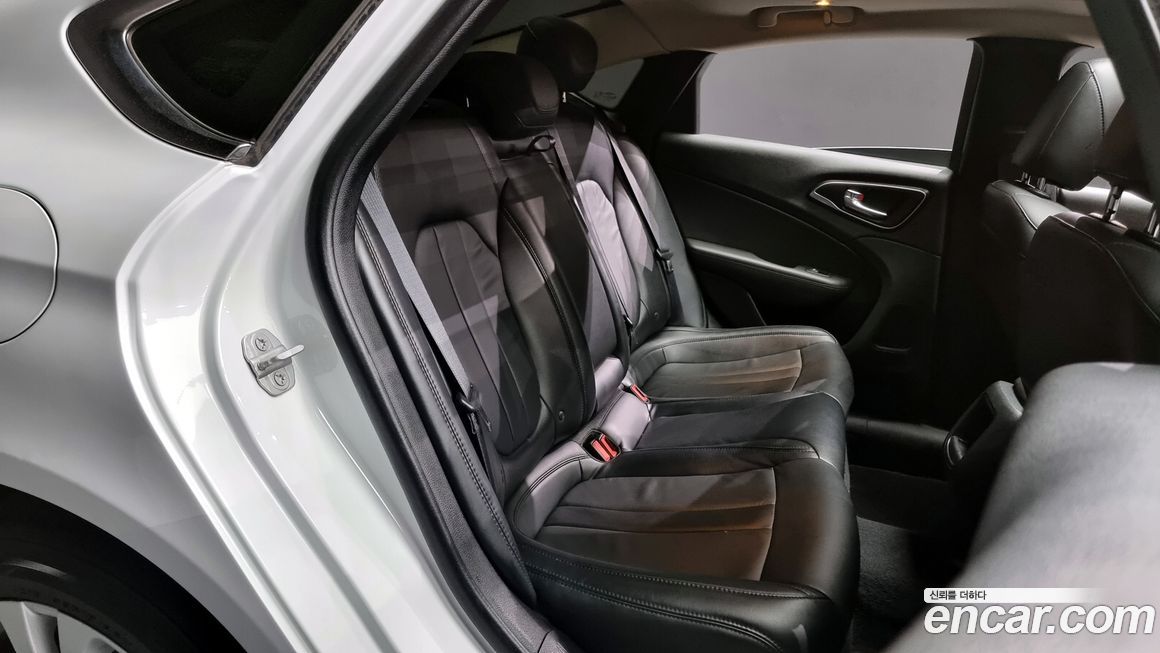 Chrysler 200
