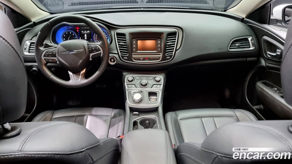 Chrysler 200