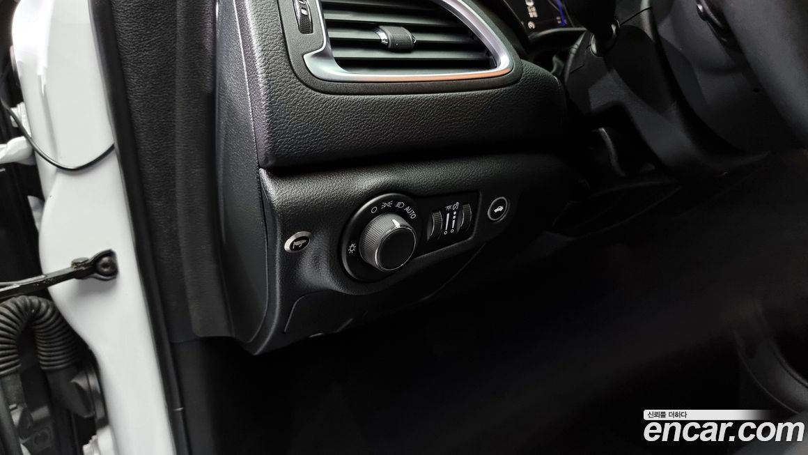 Chrysler 200