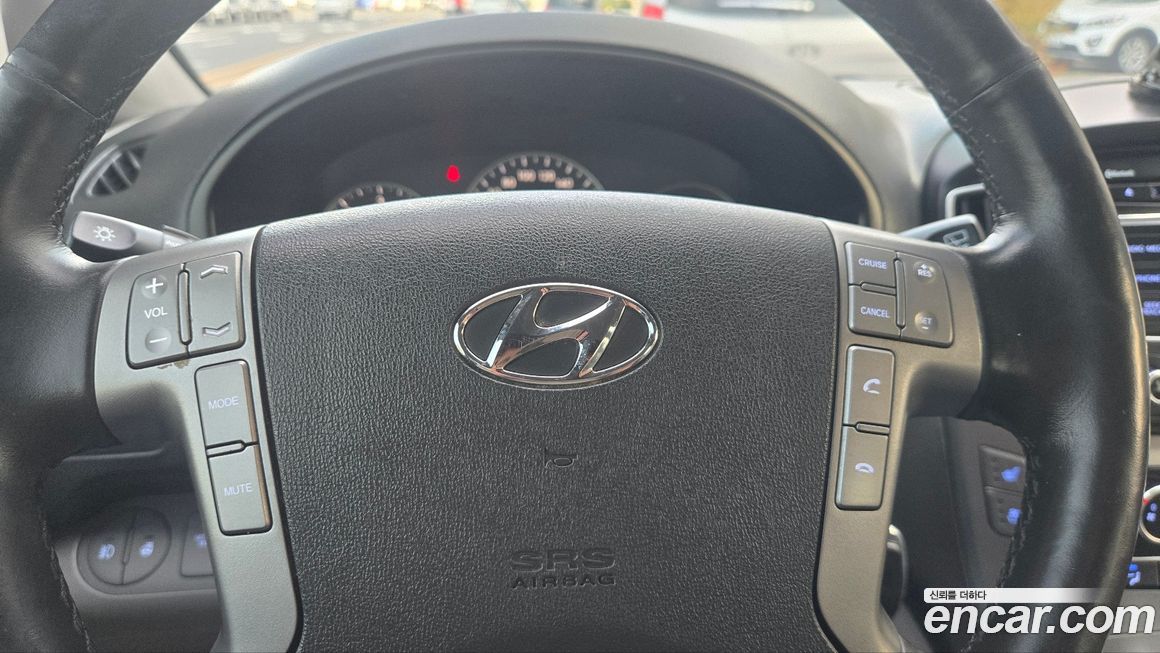 Hyundai Starex