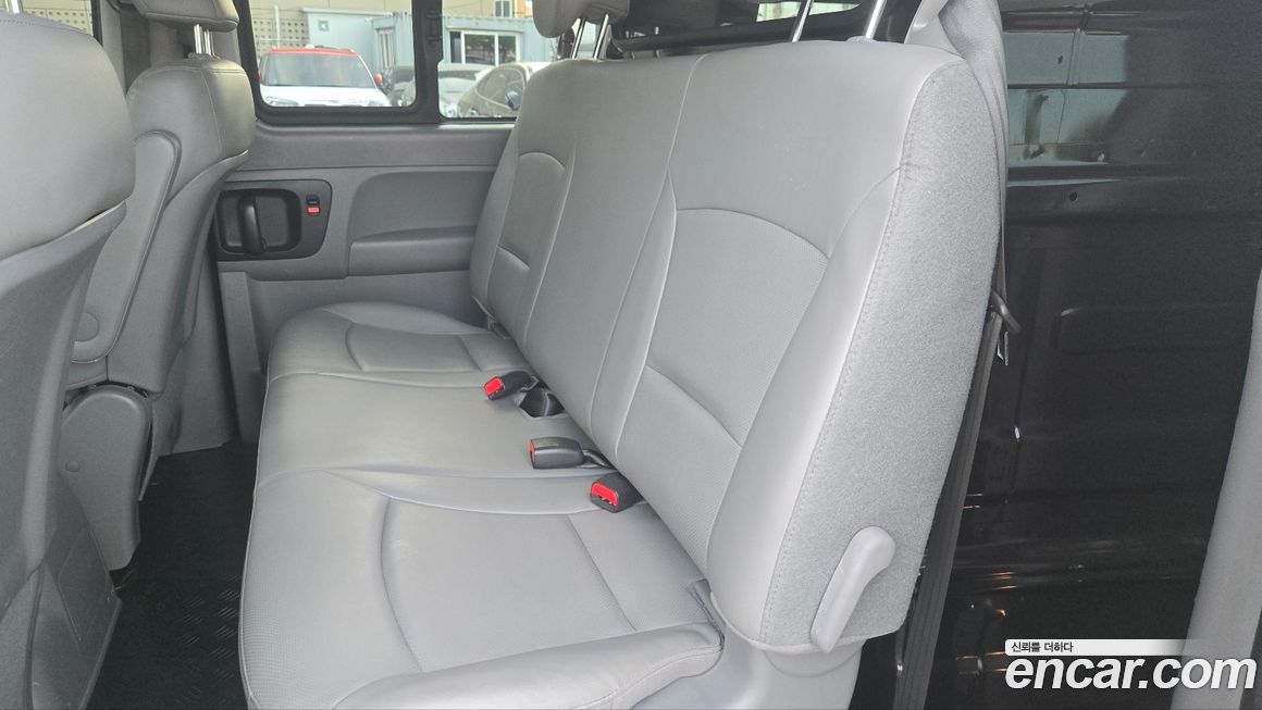 Hyundai Starex