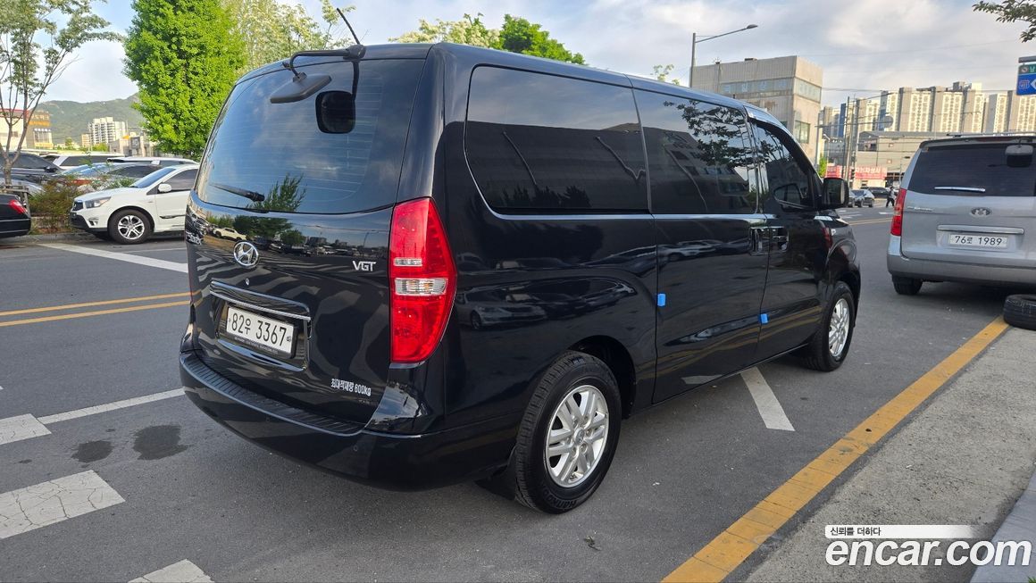 Hyundai Starex