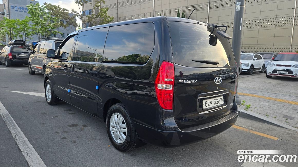 Hyundai Starex