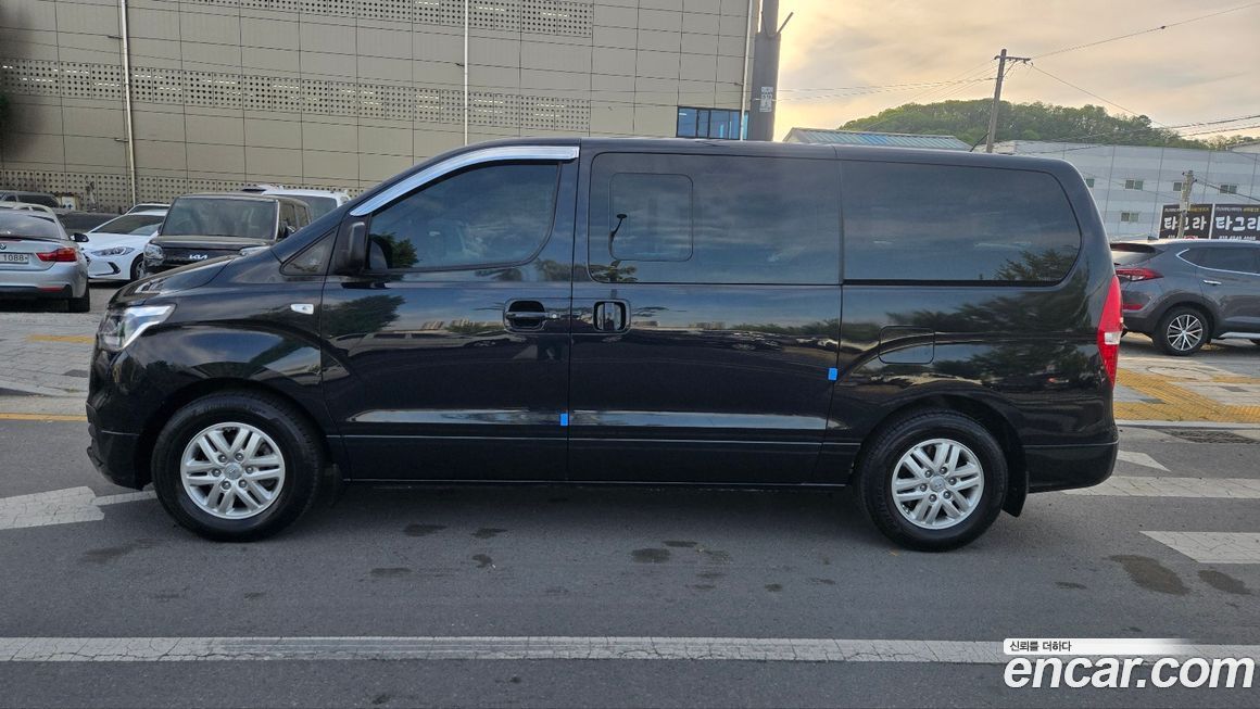 Hyundai Starex
