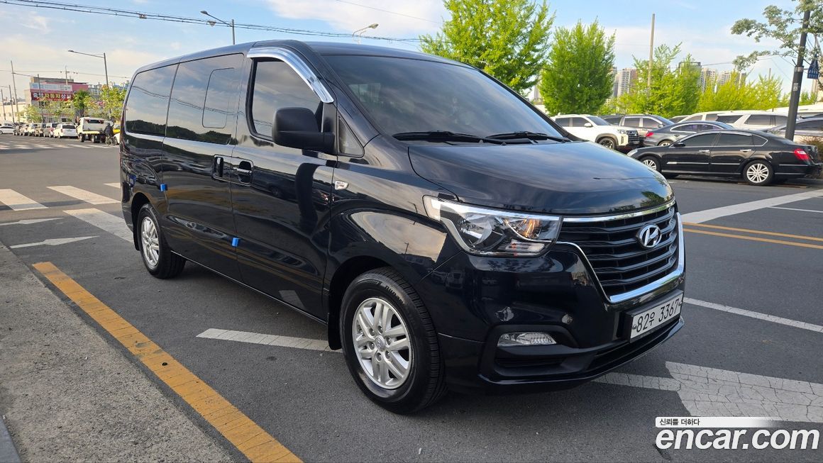 Hyundai Starex