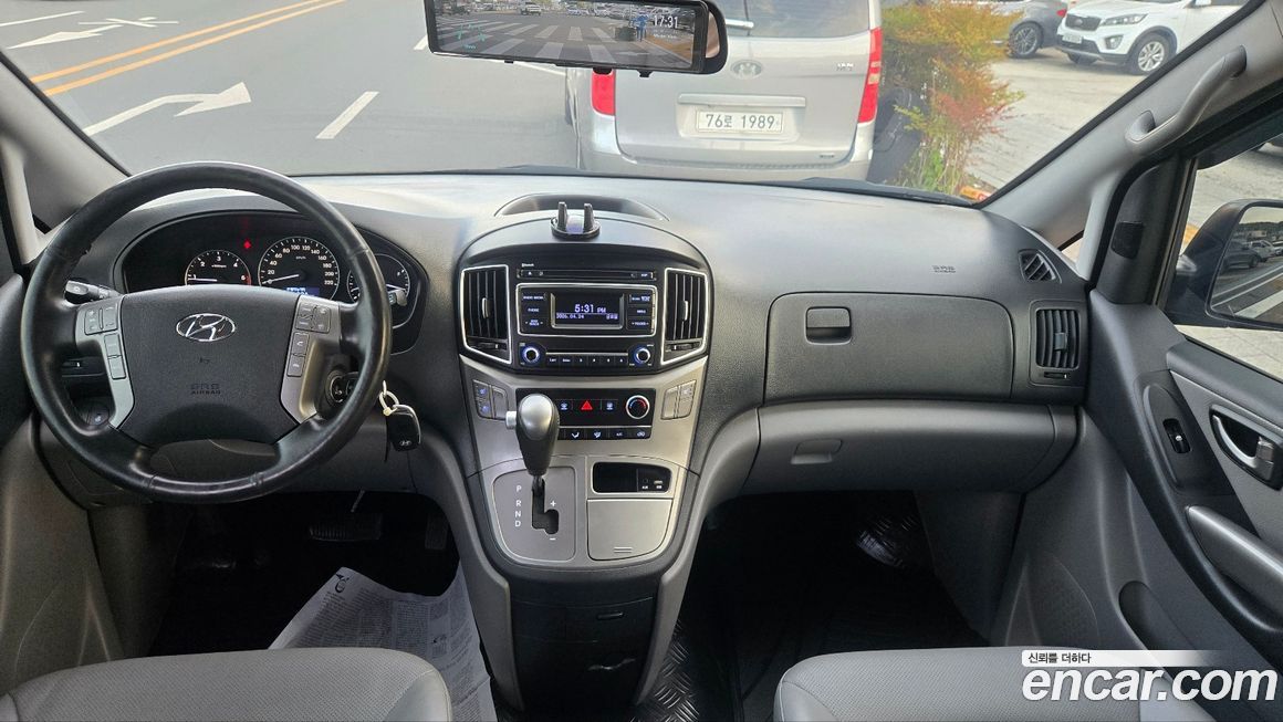 Hyundai Starex