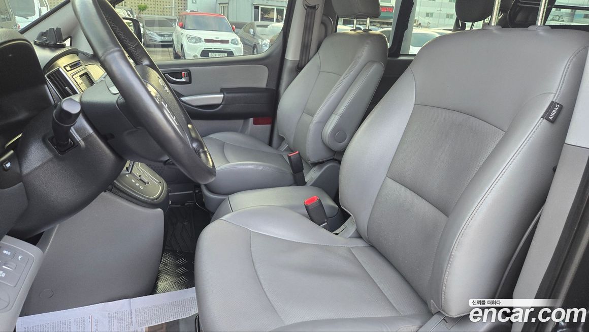 Hyundai Starex