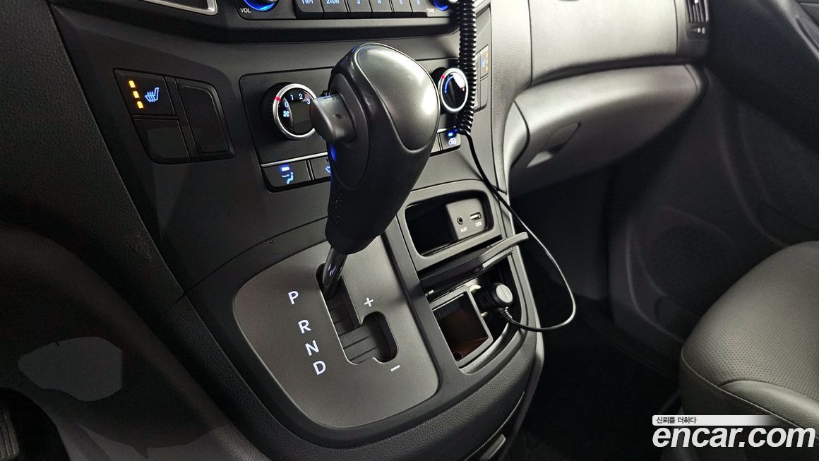 Hyundai Starex
