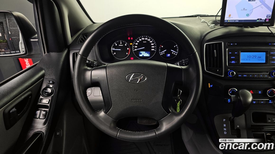 Hyundai Starex