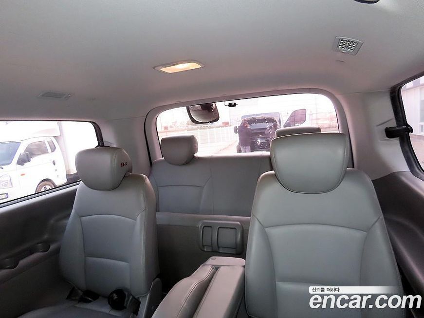 Hyundai Starex