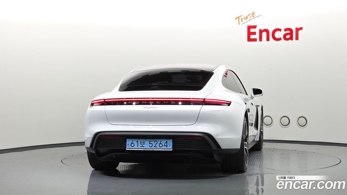 Porsche Taycan