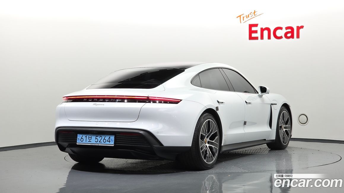 Porsche Taycan