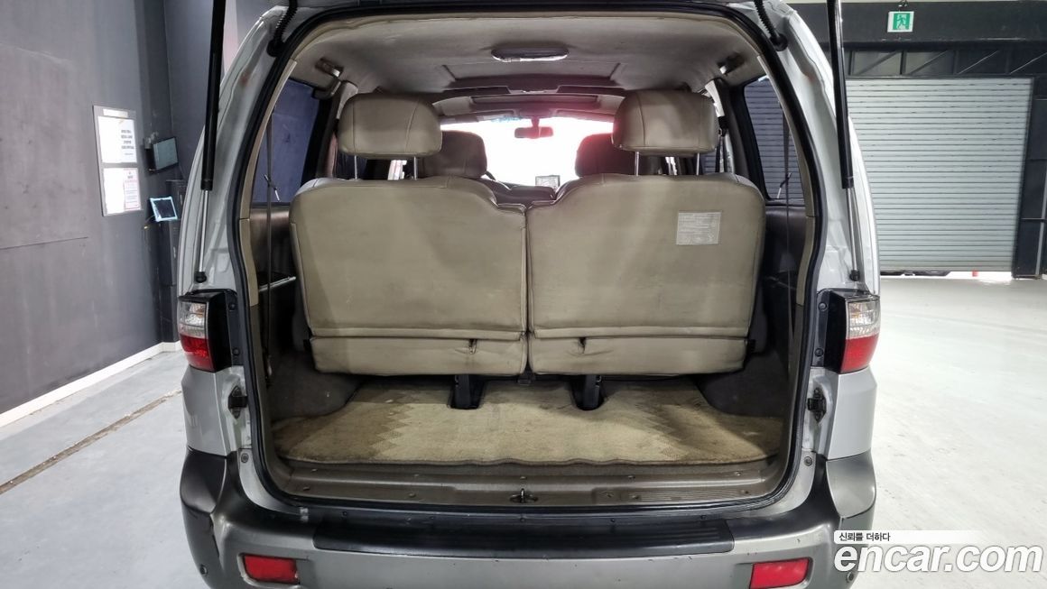 Hyundai Starex