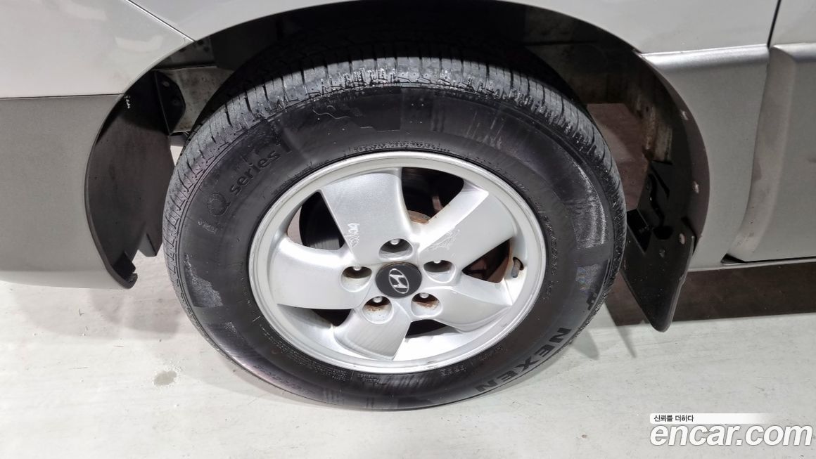 Hyundai Starex