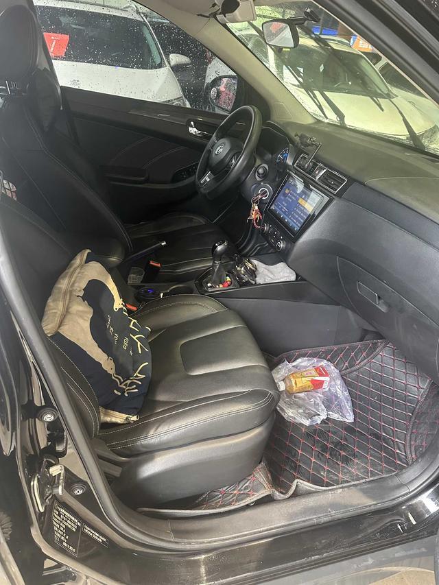 Dongfeng Fengguang Fengon 580