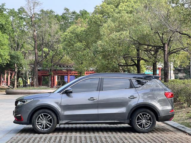 Dongfeng Fengguang Fengon 580