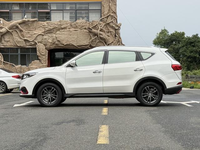 Dongfeng Fengguang Fengon 580