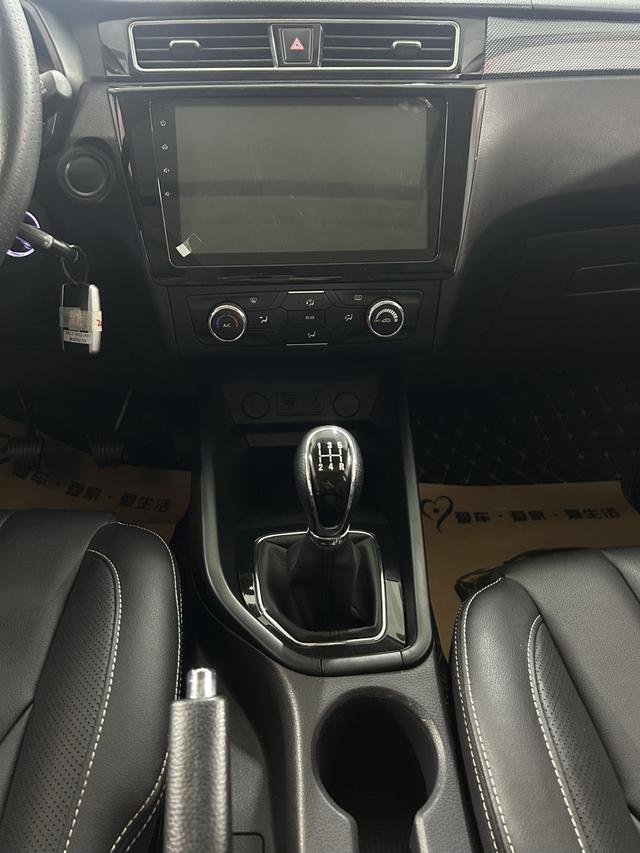 Dongfeng Fengguang Fengon 580