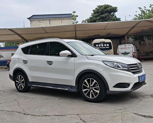 Dongfeng Fengguang Fengon 580