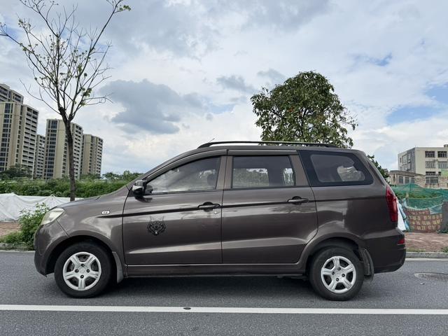 Dongfeng Fengguang Fengon 330