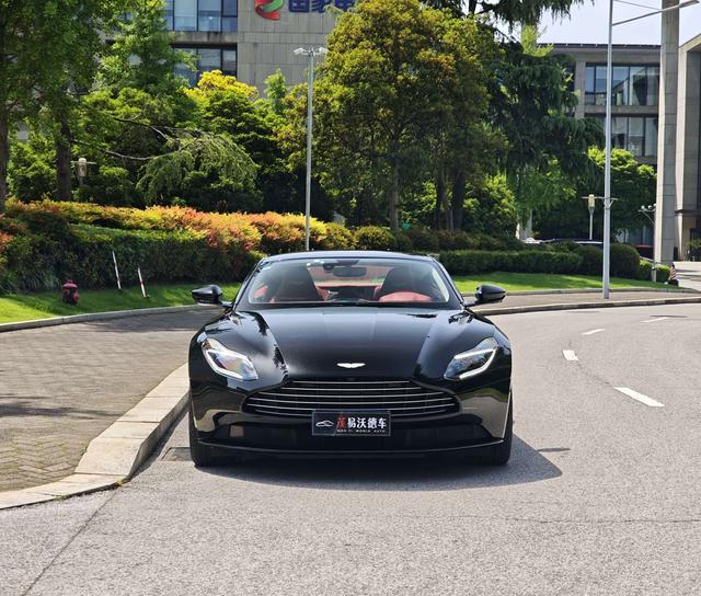 Aston Martin Aston Martin DB11