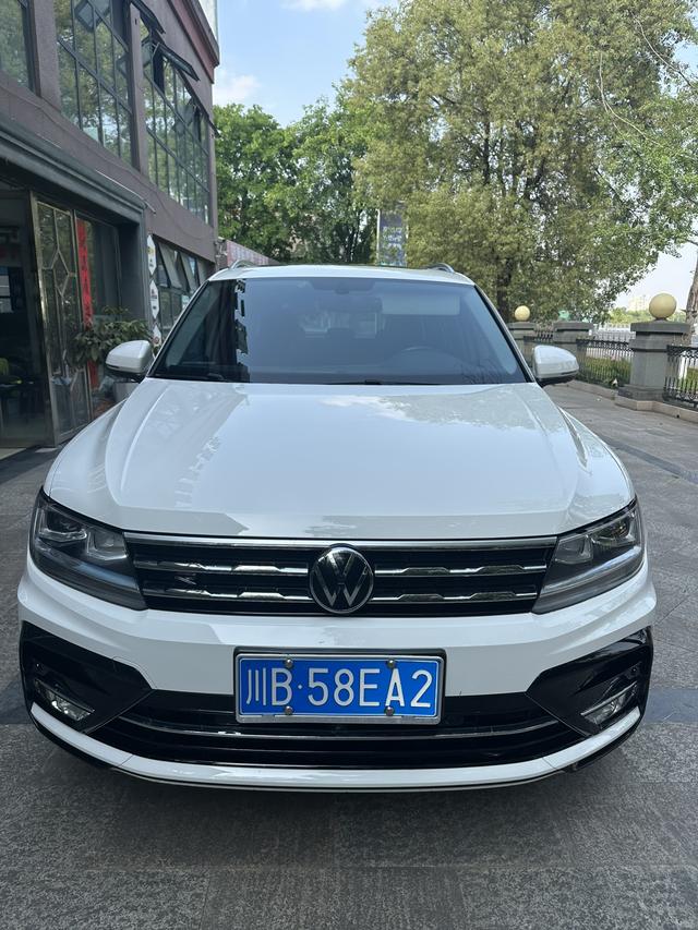 Volkswagen Tiguan L