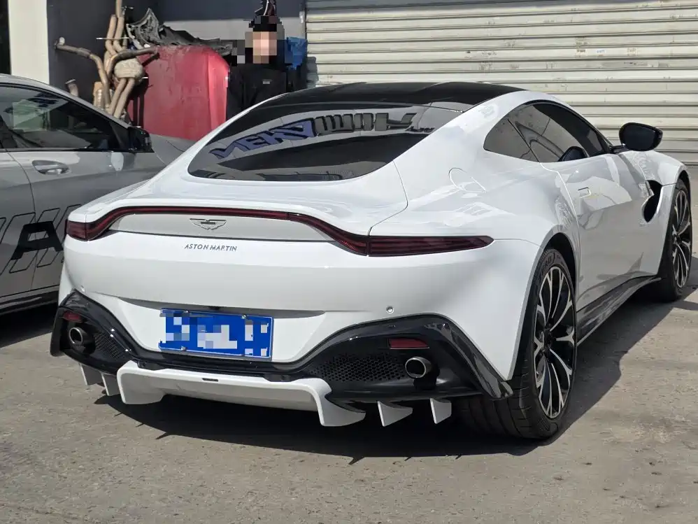 Aston Martin V8 Vantage