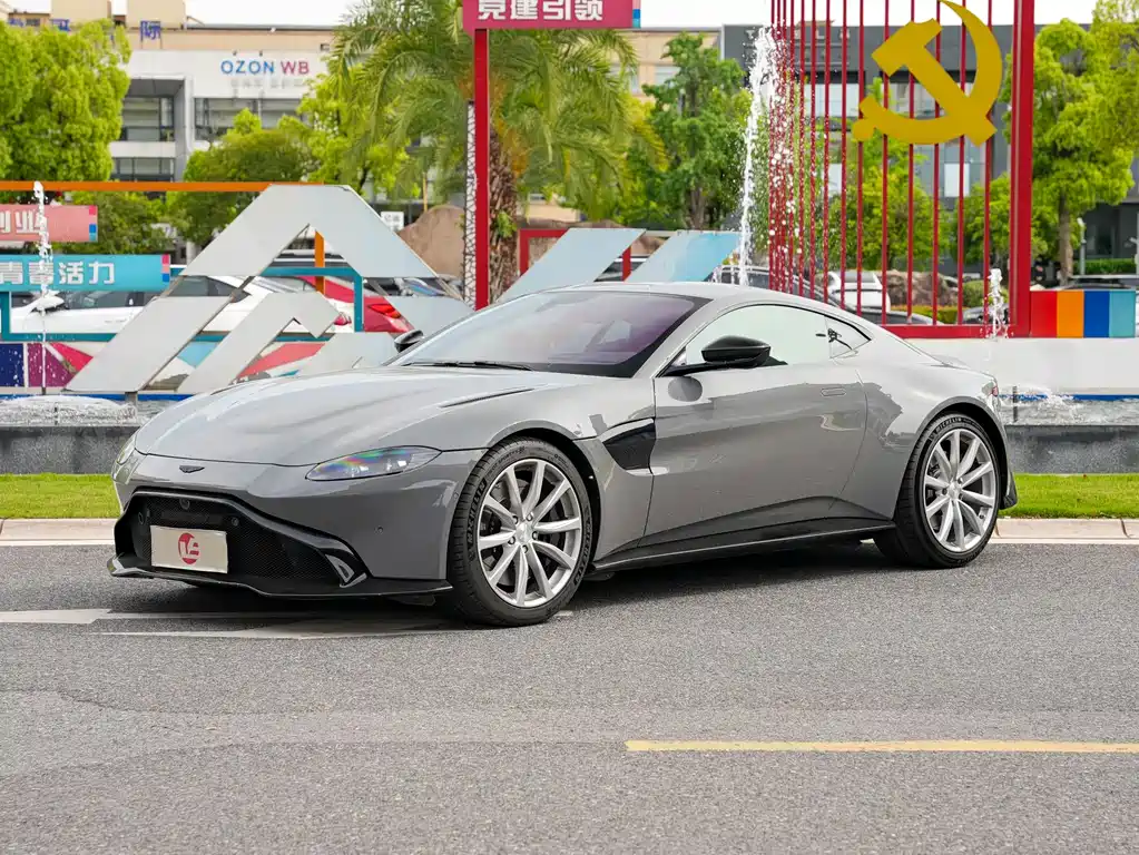Aston Martin V8 Vantage