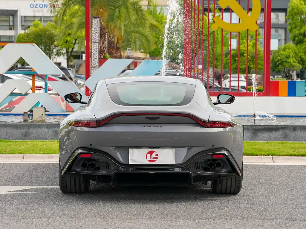 Aston Martin V8 Vantage