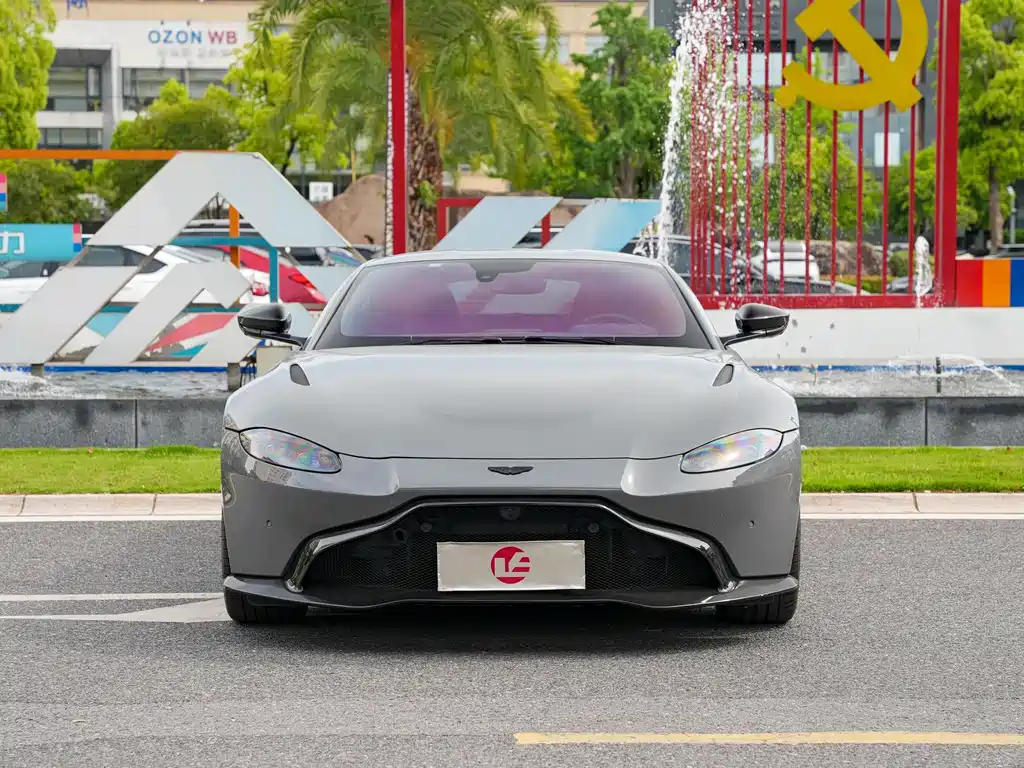 Aston Martin V8 Vantage