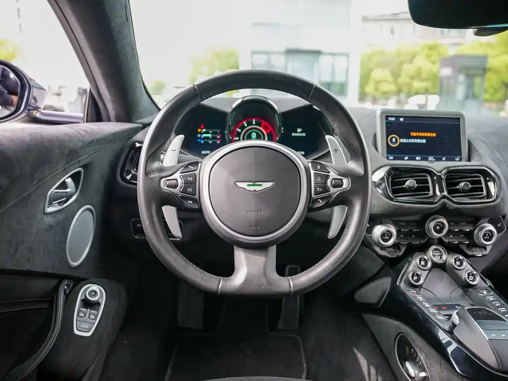 Aston Martin V8 Vantage