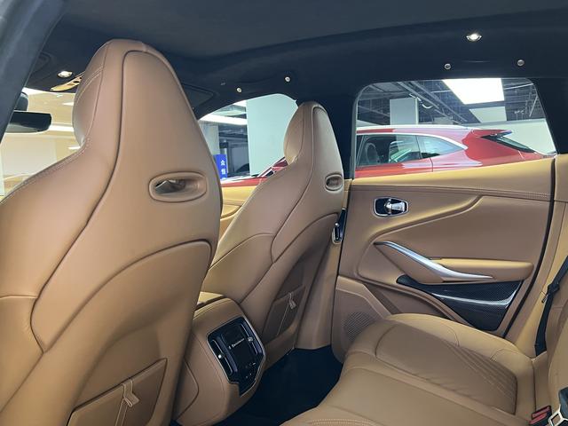 Aston Martin Aston Martin DBX